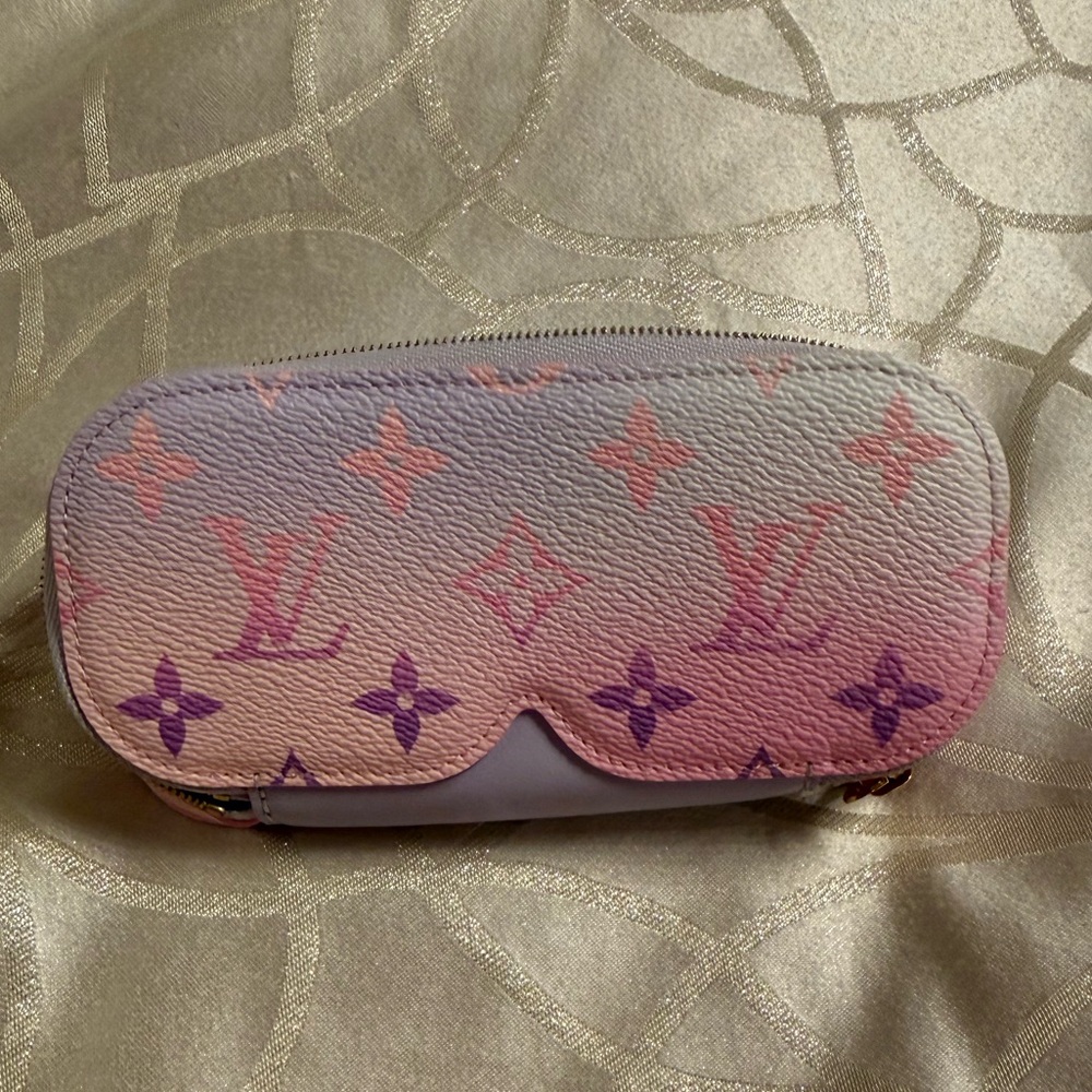 LOUIS VUITTON Monogram Sunrise Pastel GM Glasses Case: Spring In The City